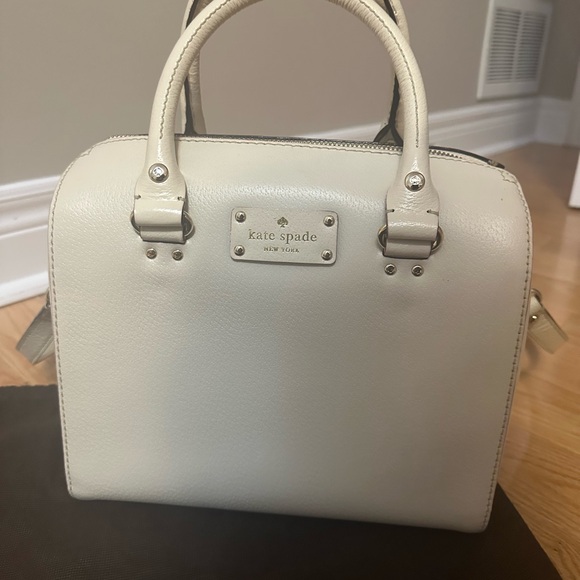 Cream kate spade cross body satchel - Picture 2 of 10